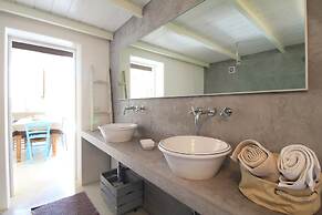 Le Bijou Court House