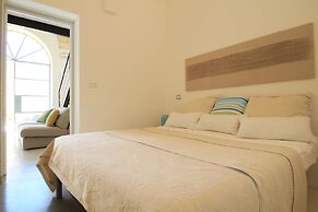 Le Bijou Court House