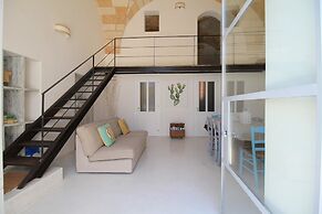 Le Bijou Court House