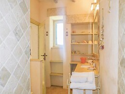 Li Fani Luxe Pool Stone House