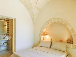 Li Fani Luxe Pool Stone House