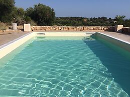 Li Fani Luxe Pool Stone House