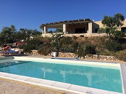 Li Fani Luxe Pool Stone House