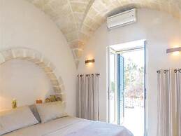 Li Fani Luxe Pool Stone House