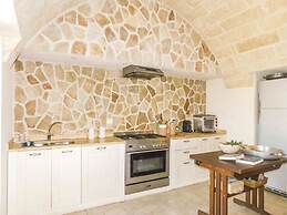 Li Fani Luxe Pool Stone House