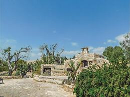 Li Fani Luxe Pool Stone House