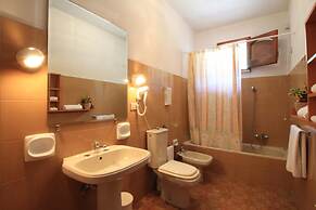 Gabbiano Pool Residence