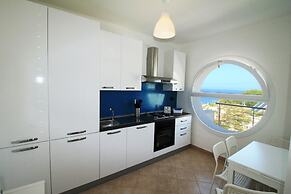 Gregoriana Front Beach