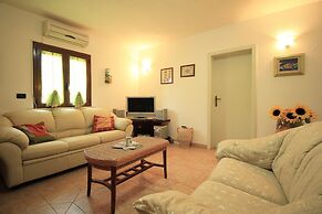 Dora Lovely Country Home