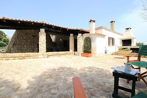 Dora Lovely Country Home