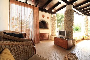 Dora Lovely Country Home