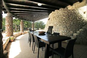 Dora Lovely Country Home