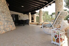 Dora Lovely Country Home