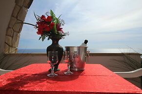 Archetti Pool Residence