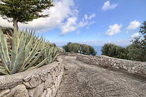 Archetti Pool Residence