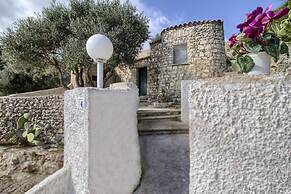 Trullo Ulivo Pool Complex