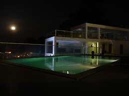 The Seventeen Apartment Hotel