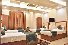 Hotel R K Grand