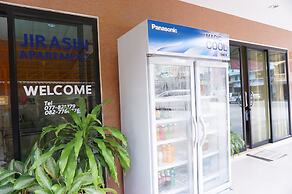 Jirasin Hotel & Apartment