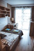 Stawowa Apartment with private garage