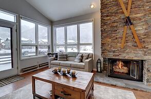 Private Mountain Town home Pet Friendly with Great Views - WD12 by Red