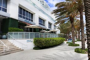 1201 W S 1 Bedroom Condo by RedAwning