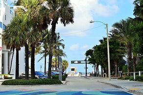 1201 W S 1 Bedroom Condo by RedAwning