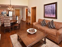 Aspenwood Lodge #304 2 Bedroom Condo by RedAwning