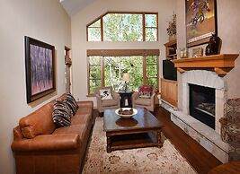 Aspenwood Lodge #304 2 Bedroom Condo by RedAwning