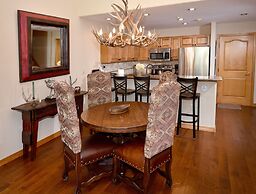 Aspenwood Lodge #304 2 Bedroom Condo by RedAwning