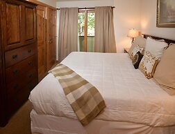 Lionshead Arcade #303 2 Bedroom Condo by RedAwning