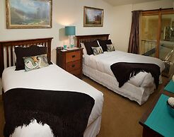 Lionshead Arcade #303 2 Bedroom Condo by RedAwning