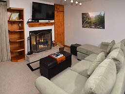 Lionshead Arcade #204 2 Bedroom Condo by RedAwning