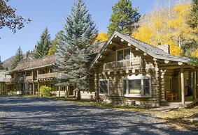 Timbercreek #8b 2 Bedroom Home by RedAwning