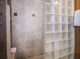 Timbercreek #8b 2 Bedroom Home by RedAwning