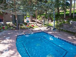 Vantage Point 112 2 Bedroom Condo by RedAwning