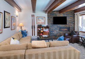 Vantage Point 112 2 Bedroom Condo by RedAwning