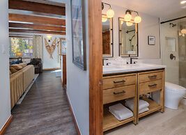 Vantage Point 112 2 Bedroom Condo by RedAwning