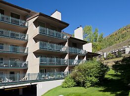 Vantage Point 209 1 Bedroom Condo by RedAwning