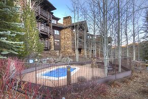 Settlers Lodge #302 3 Bedroom Condo by RedAwning