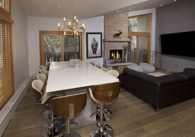 Riva Ridge 630 4 Bedroom Condo by RedAwning