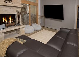 Riva Ridge 630 4 Bedroom Condo by RedAwning