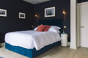 The Porterhouse Grill & Rooms