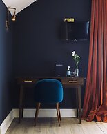 The Porterhouse Grill & Rooms