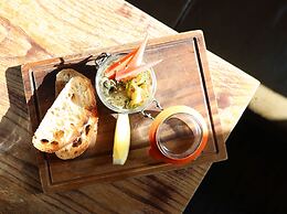 The Porterhouse Grill & Rooms