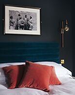 The Porterhouse Grill & Rooms