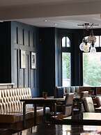 The Porterhouse Grill & Rooms