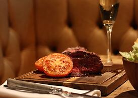 The Porterhouse Grill & Rooms