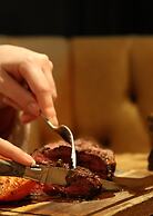 The Porterhouse Grill & Rooms