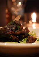 The Porterhouse Grill & Rooms